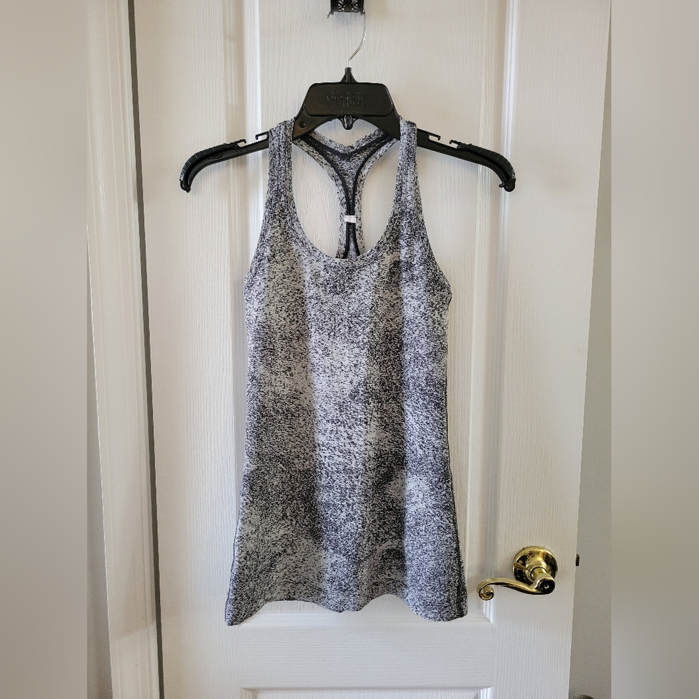 Lululemon Cool Racerback II Tank Top Luon Spray Jacquard White Black Size 2